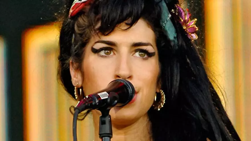 Amy Winehouse (live) Back To Black
